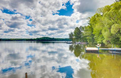 Waterfront Wisconsin Cabin Private Dock, Fire Pit - Foto 25