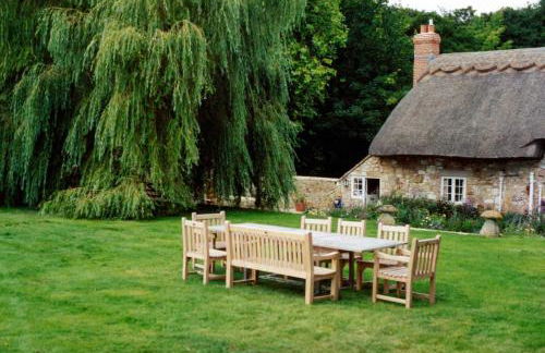 Afton Thatch: Beautiful Thatched Family Cottage - Photo 1