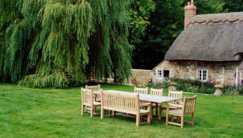 Afton Thatch: Beautiful Thatched Family Cottage - Foto 1, Garden, Garden view