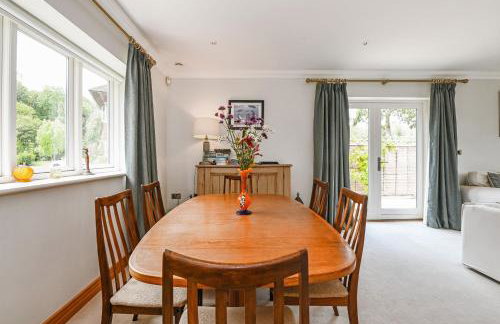 Woodland Cottage by inspirestays-com - Photo 7