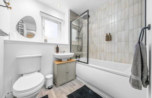 Urban Elegance - Spacious 5-Bed Home in Glasgow - Foto 36