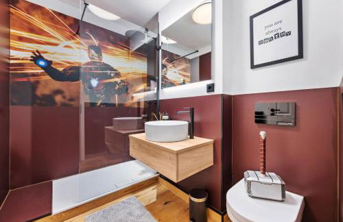 EDLER WOHNRAUM Disney Marvel Studio mit Balkon, Boxspringbett, Kaffeevollautomat, Lift & Parkplatz - Foto 4