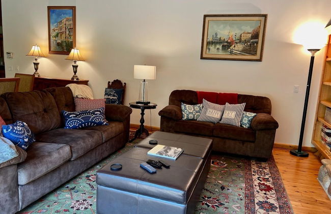 Boardman Monarch Upscale River Lodge HOT Tub! - Foto 56