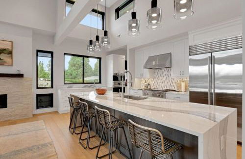 4BR 4BA Modern Lakefront Lodge - Foto 49