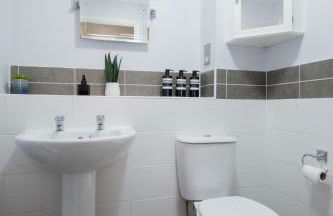 Luxury 2-bedroom 2-bathroom city centre apartment - Foto 23