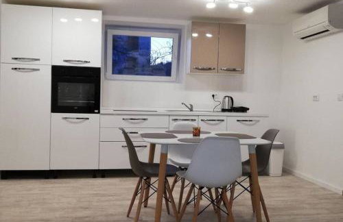 Apartman Tomki - modern, refurbished 2 bedroom apartment - 4 guests - Foto 8