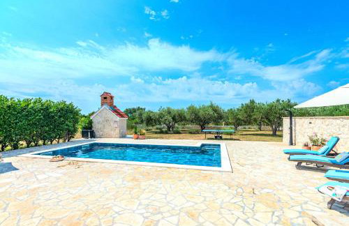 Holiday House Paula sa privatnim grijanim bazenom na mirnoj lokacija blizu mora - Foto 57