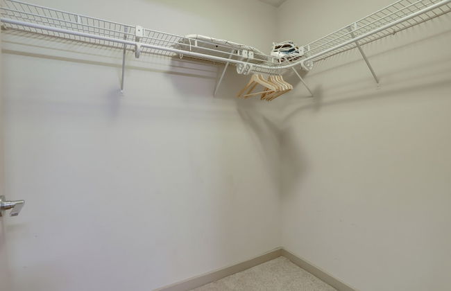 Cozy Condo Crystal City Rooftop - Photo 25