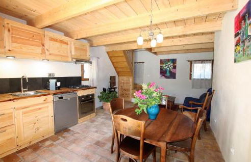 2 Bedroom Beautiful Home In St Didier - Foto 5