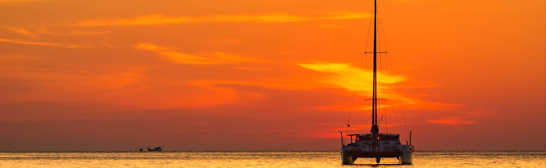 Balade en catamaran au coucher du soleil avec musique en direct