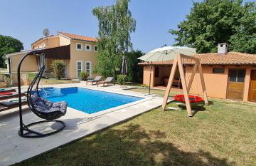Sunny Garden Villa with Pool - Foto 1