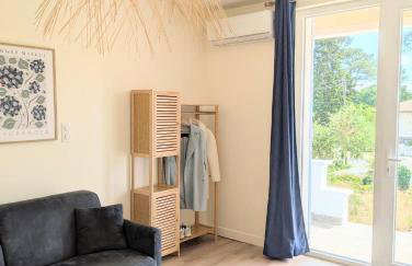 Aux portes de la plage, entièrement rénovés, wifi, Parking gratuit, linge de maison fournit, ménage en fin de séjour compris - Photo 33