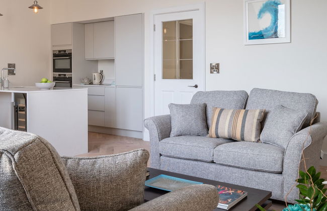 Cathedral View in Exeter - Photo 9