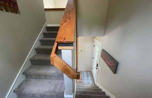 Romantic Cozy Cabin Walk to lake Hot tub Bikes Kayaks Grill - Foto 30