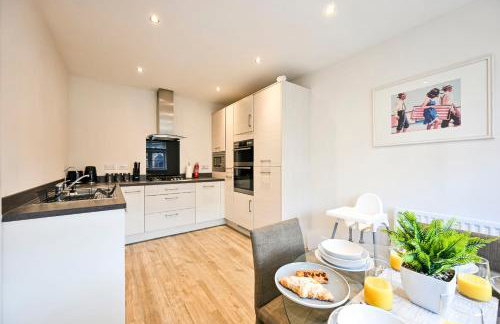 LUX Contractor & Family Haven - Parks x2, Sleeps 9 - Foto 37