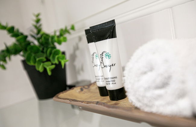 Sunlit Waters Studio Apartments - Photo 33