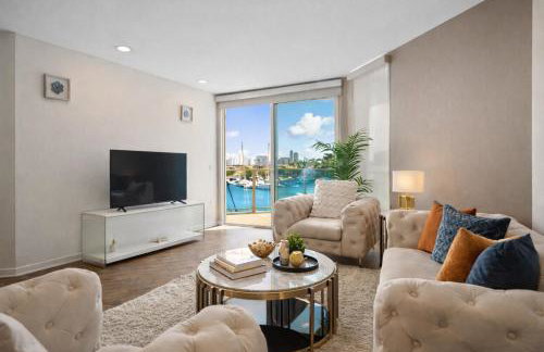Venice Marina Water Front Luxury Condo - Photo 3