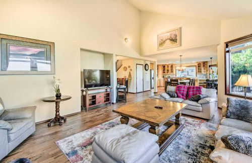 Stunning Sequim Hideaway with Hot Tub and Views - Foto 6