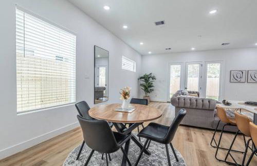 Luxury Home Near Houston Downtown & Medical Center - Photo 14