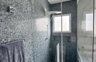 Casa de Luxo com Enxoval Completo, 4 Quartos, Área Gourmet, Piscina, Academia, Quadra Particular, Lago e Vista Privilegiada - Photo 68