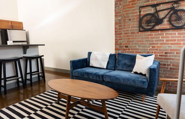 Trendy 1 BR Loft apt Downtown With Exposed Brick - Foto 6