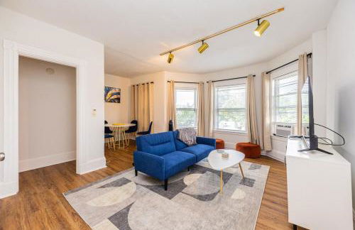 Spacious 3BR Family Flat Near Encore Assembly Row - Photo 1