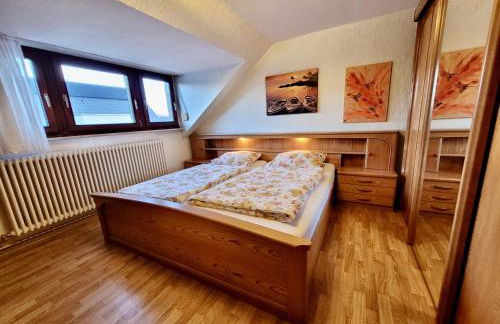 BAT Home Solutions Trier-Euren - alles was ein Hotel nicht bietet - 10 Min zur Altstadt - 98 qm Scheune für 9 Personen mit Sternenhimmel, Wintergarten, Grill und Kino - barrierefrei dank Lift & Auffahrt - Foto 2