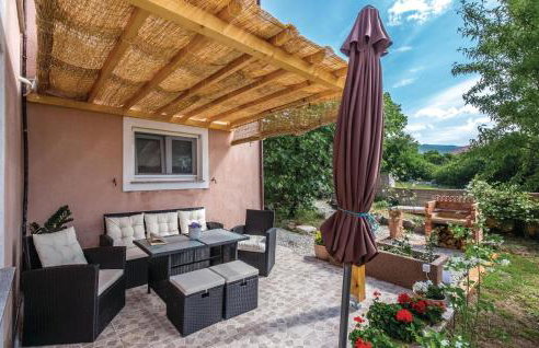 2 Bedroom Awesome Apartment In Krasica - Foto 2