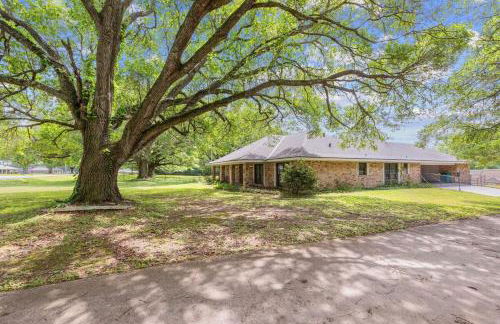 Cajun Stays Cozy 3BR Ranch Near Lafayette with WiFi and Parking - Foto 8