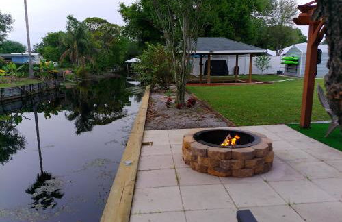 Villa Varona Resort, Heated Pool, Ping-Pong, Pool Table, Fire Pit and Pergola - Foto 78