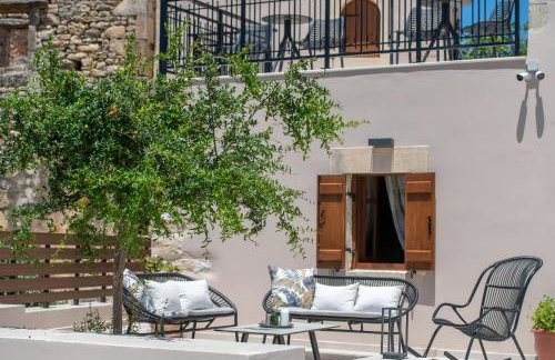 Pavlina Villa , a hidden gem with heated pool and ping pong! - Photo 7