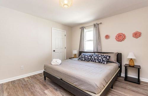 Renovated house close to Dtown Durham w king bed - Photo 17