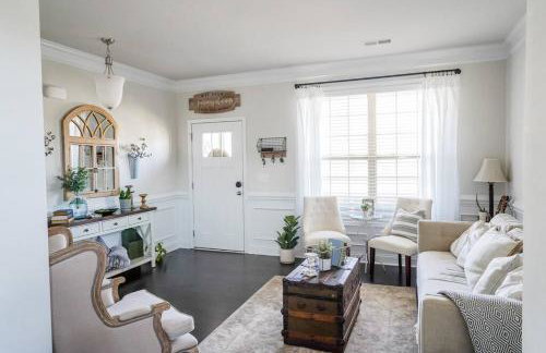 The Grand 5BR Retreat --15 mins to Greenville - Foto 1