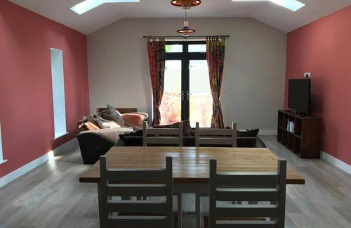 Delightful detached Cottage in Village Centre - Photo 12