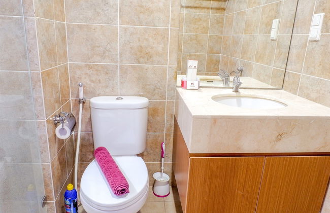 Cozy Pool View Kemang Village Residence Apartment with Direct Access to Mall - Foto 32