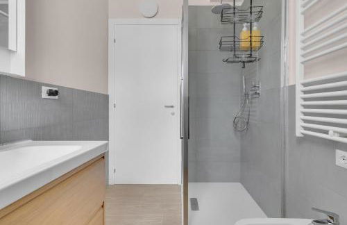 Airy Apartments with Balcony & Garage by NDP rent - Foto 31