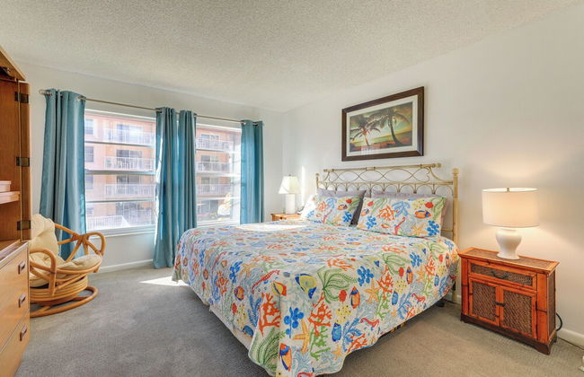 Sunny Cocoa Beach Condo with Balcony and Pool Access - Foto 47