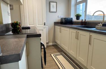 Spacious house for 7 - Ideal for Solihull NEC - Work and Family Groups - Photo 9