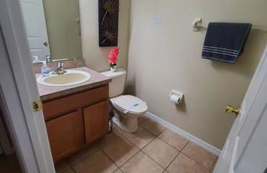 Spacious 5 bdrm 4 bth pool home, game room New Year special close to Disney, Epic Universe Spring Break Special - Foto 14