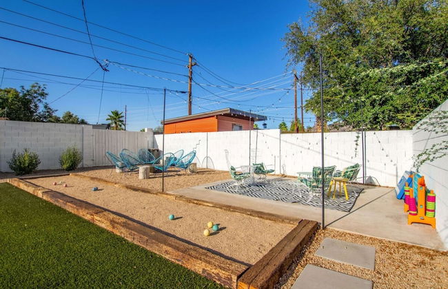 Northview Mid-century Escape Pool Firepit Bocce - Foto 46