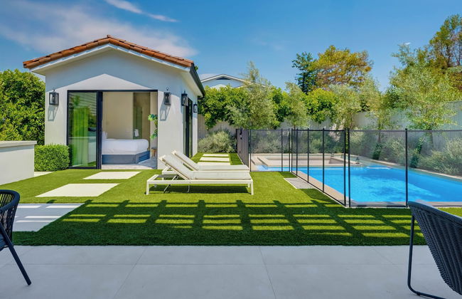 Villa Camellia - Charming 5 BR Home in the Heart of Studio City - Photo 64