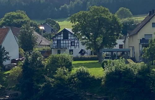 Exklusive, kernsanierte Ferienwohnung am Rursee - Photo 1