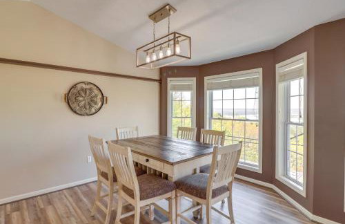 Charming Edgemont Home with Deck and Lake Views! - Foto 7