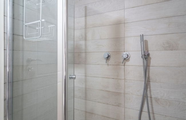 Stylish 1BR Beach-Front Apt w Sea View - Foto 16