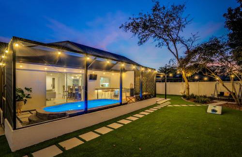 Cozy Clearwater Getaway Beach, Spa, and Luxury - Photo 3