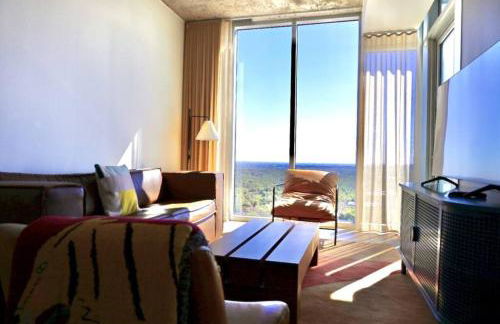 Luxury 1BR with Views, Rooftop Pool and Walk To Rainey St. - Foto 13