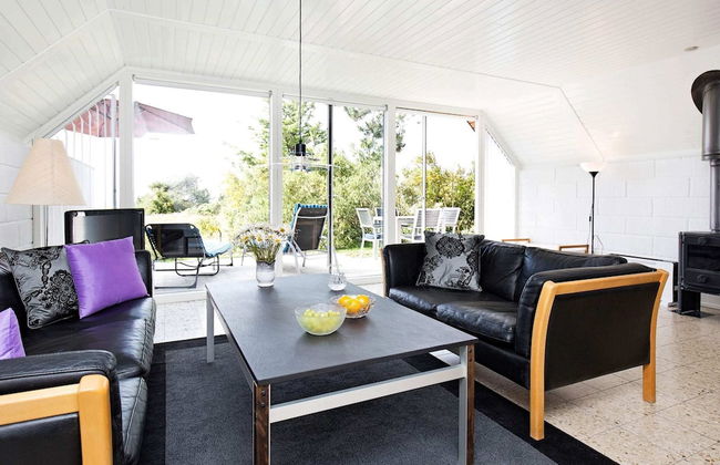 Quaint Holiday Home in Sjaellands Odde near Sea - Photo 10