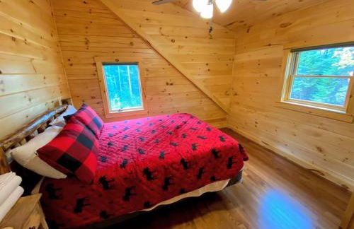 Brand New Log Home Well appointed great location with AC wifi cable fireplace firepit - Foto 44
