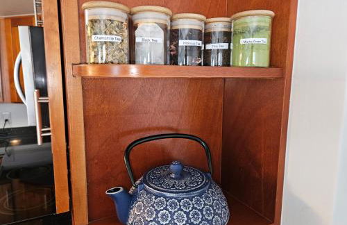 Ilikai Hotel Condo with Kitchen and Ocean View - Foto 18