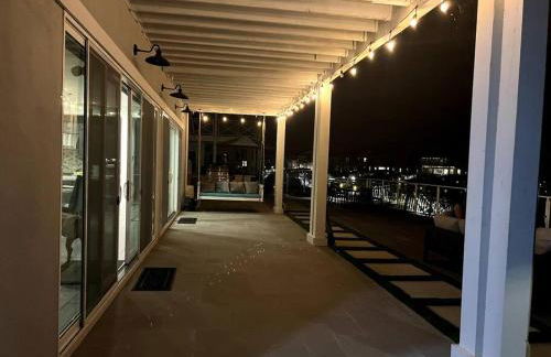 Waterfront Resort Style Villa - 5 min to fastwater - Foto 53